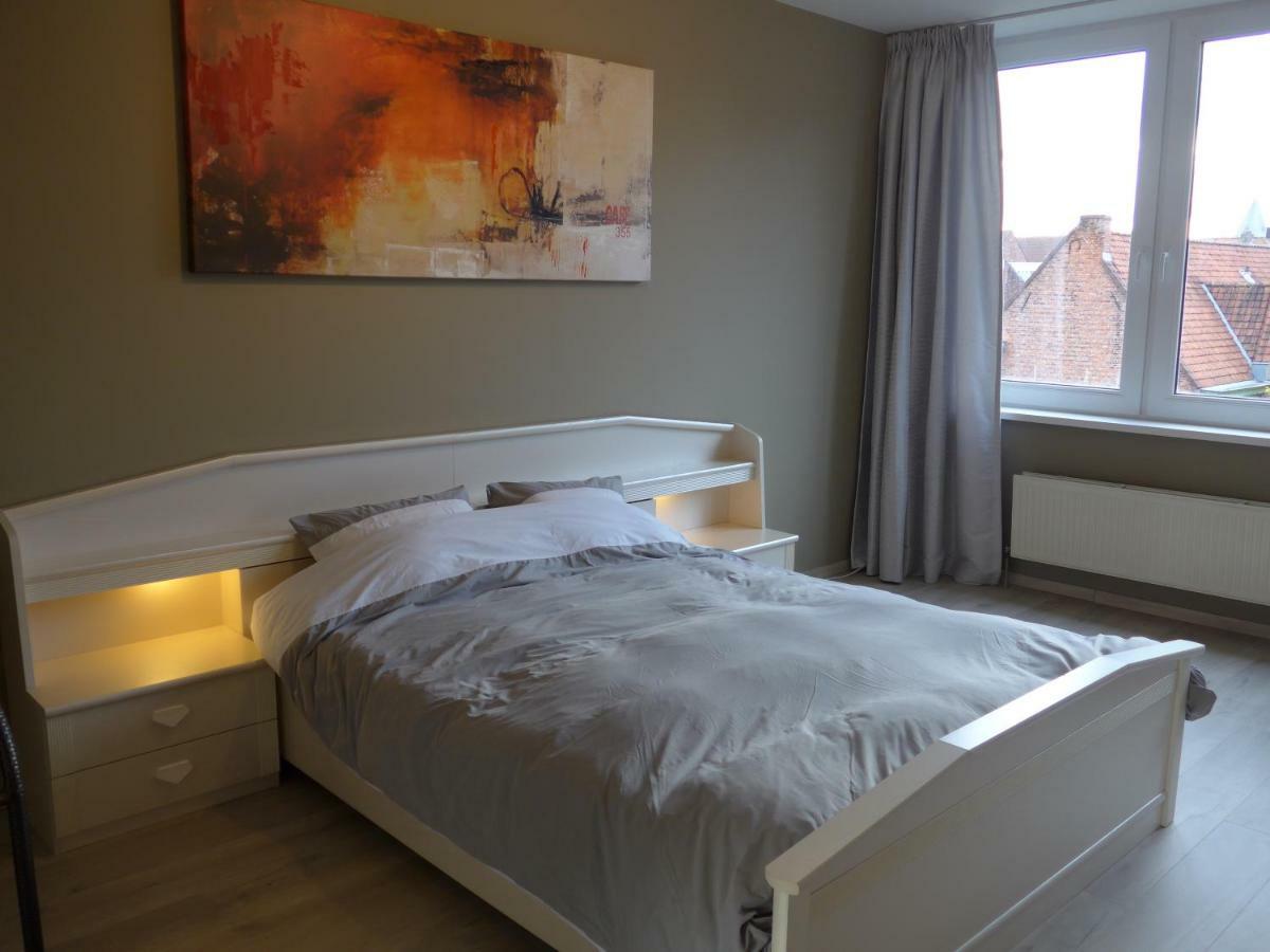 Belarte Framing Shop, Spacious Apartment With Garage In The Heart Of Ieper Экстерьер фото